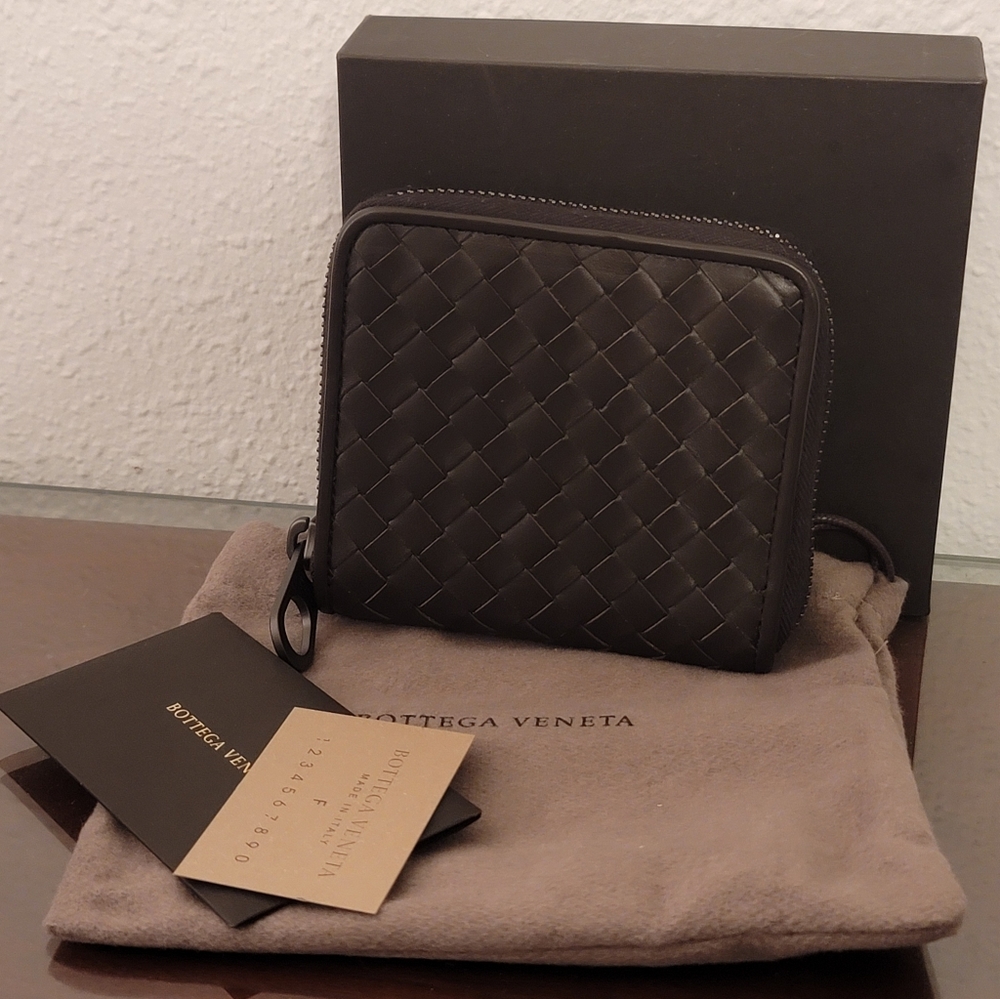 (SOLD) Bottega Veneta Wallet Coin